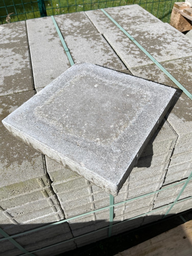BETON GEHWEGPLATTEN GRAU 40X40X5CM MIT FASE